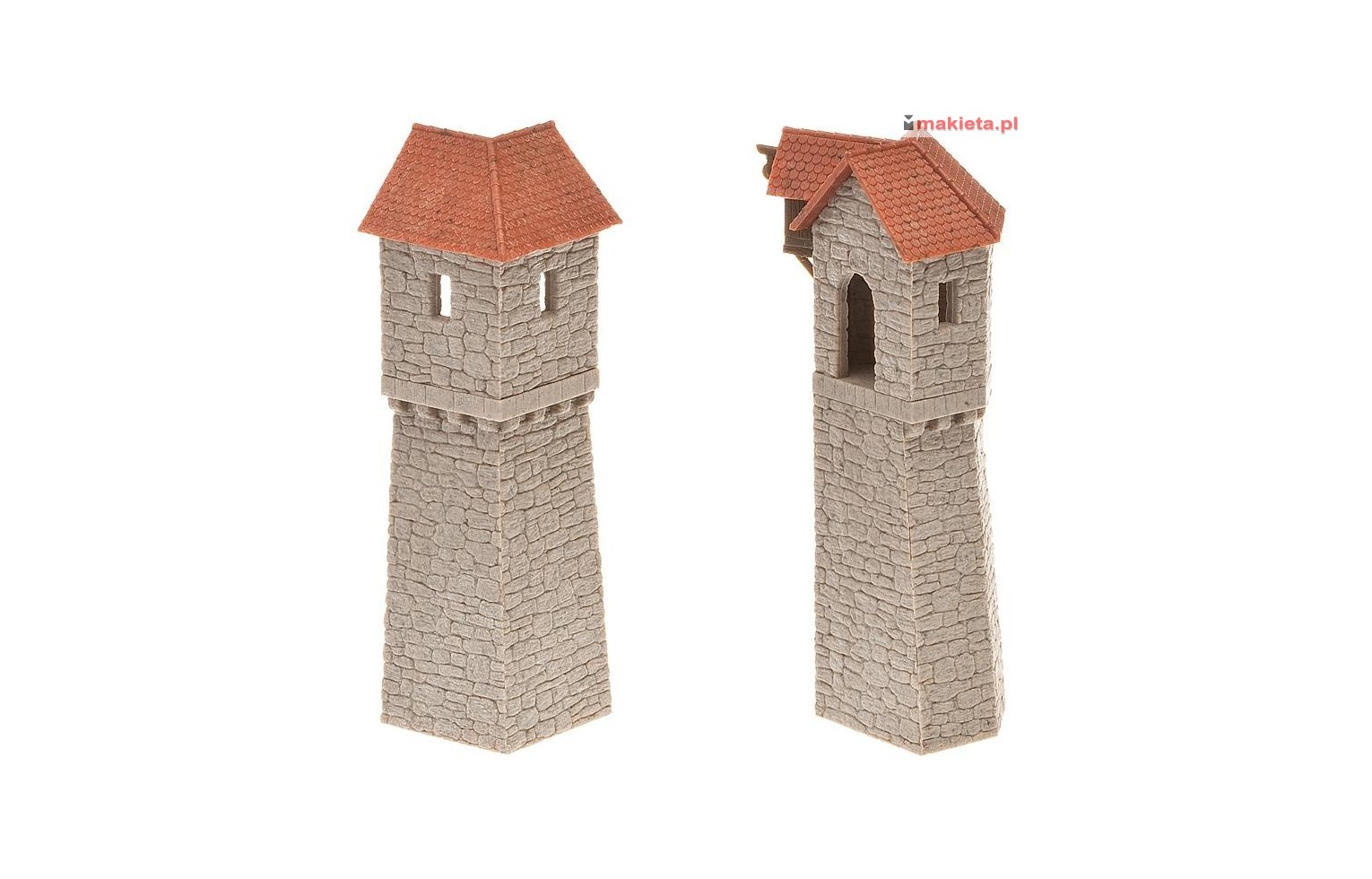130403  Fragmenty murów starego miasta: dwie wieże strażnicze