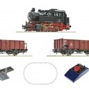 Roco 51160, Zestaw startowy: pociąg towarowy, parowóz BR80, 2 wagony, przejazd kolejowy, skala H0