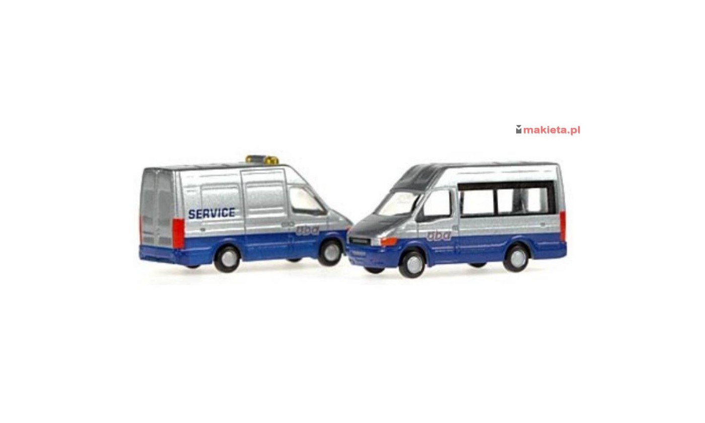Rietze 16112. Dwa modele: Iveco Daily Bus/Kasten (Stadtbusline 11 - Servicefahrzeug), skala N (1:160).