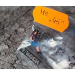 NOCH 116-045. Kobieta w pozycji siedzącej, figurka, skala H0 1:87